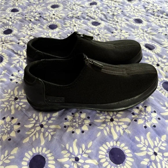 Aetrex Berries EUC Size 9.5 - Picture 2 of 4